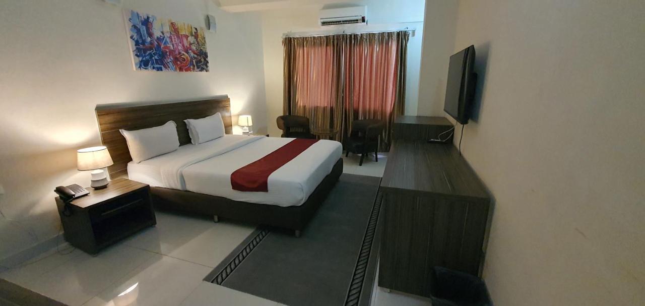 Hotel Belle Vie Kinshasa Esterno foto