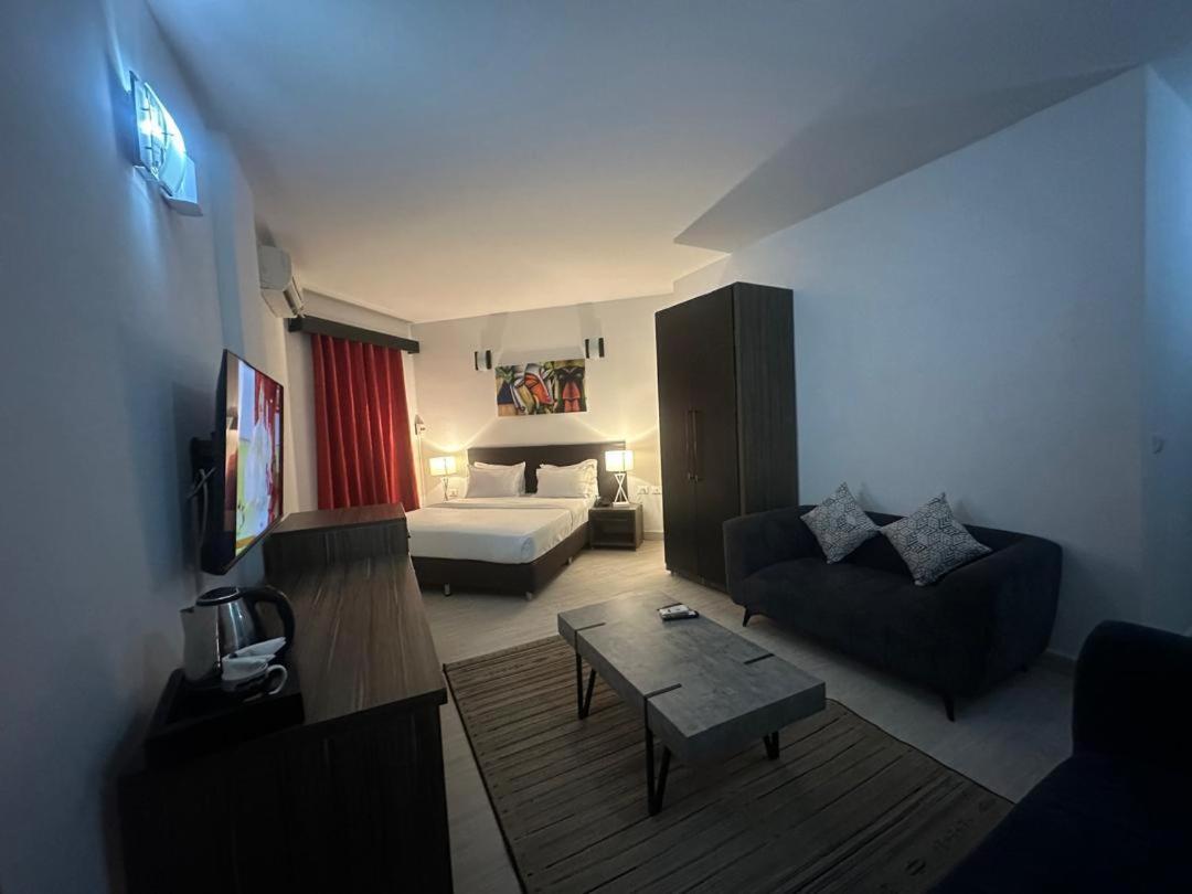 Hotel Belle Vie Kinshasa Esterno foto