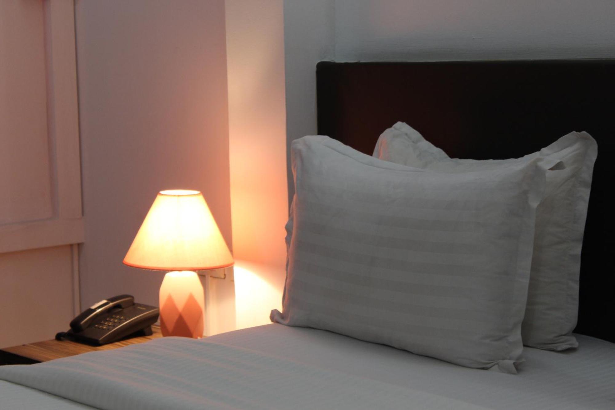 Hotel Belle Vie Kinshasa Esterno foto