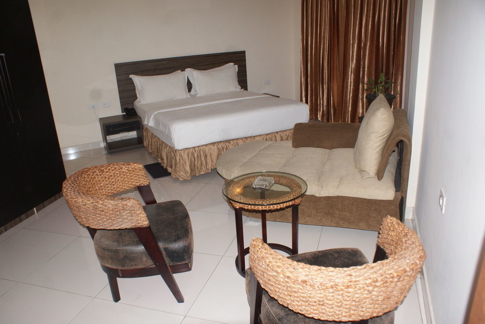 Hotel Belle Vie Kinshasa Esterno foto